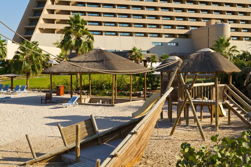Radisson Blu Resort, Sharjah Exterior photo The beach at the Atlantis Paradise Island